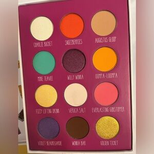 Charlie and the Chocolate Factory Eye Shadow. Includes a Golden Ticket!!